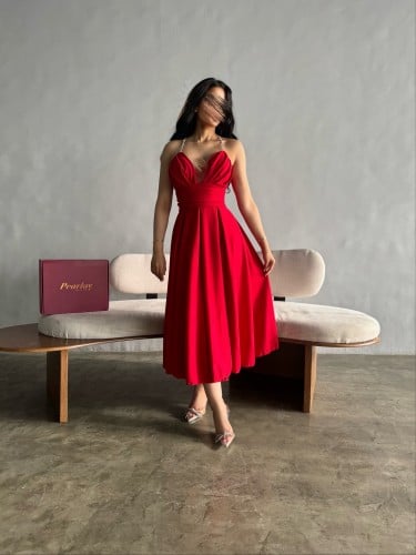 فستان احمر ميدي