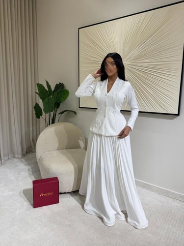 طقم التوليب الأبيض