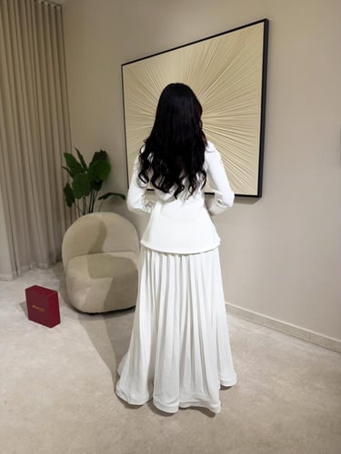 طقم التوليب الأبيض