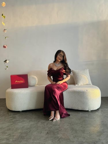 فستان سهرة مخملي أنيق بلون خمري