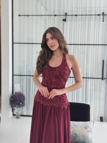 فستان برغندي دانتيل وشيفون