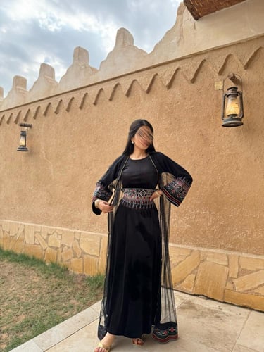 جلابية التأسيس مخمل مع حزام وشال ونشل