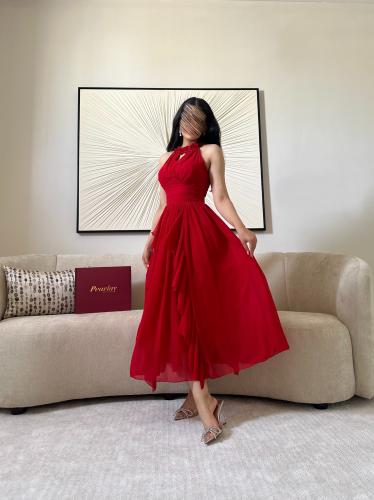 فستان احمر بورود