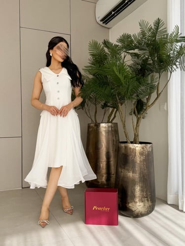 فستان رينيا الأبيض