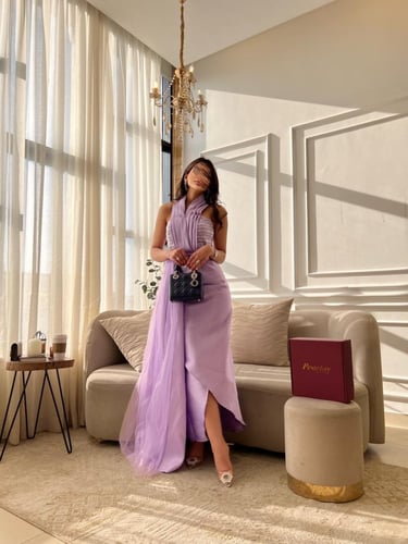 فستان سهره بذيل من الجانب