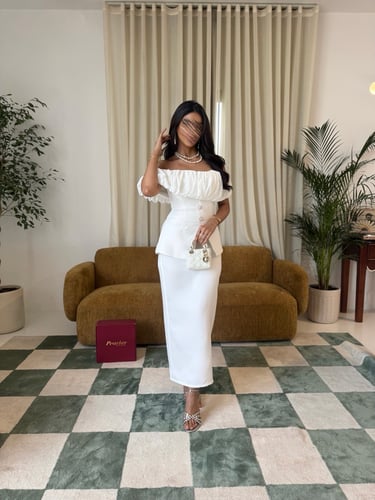 فستان أوف شولدر أبيض بقصّة أنثوية