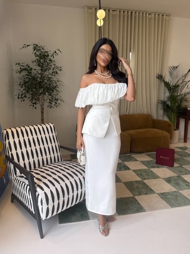 فستان أوف شولدر أبيض بقصّة أنثوية