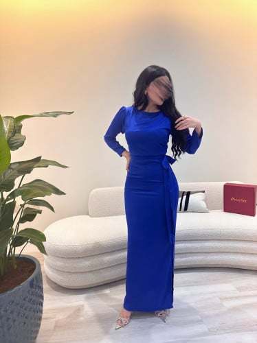 فستان كحلي طويل بأكمام