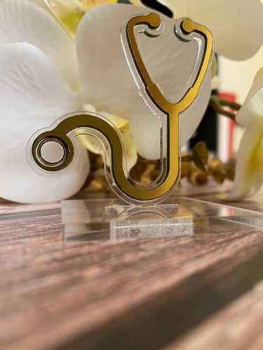 مجسم سماعة الطبيب بشكل لطيف و مميز