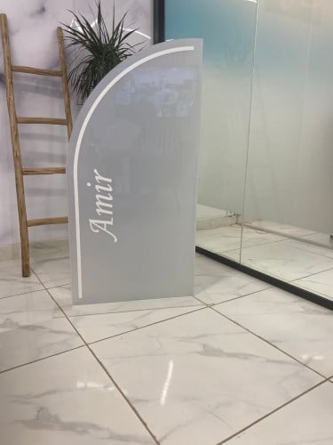 ستاند كبير مثلج