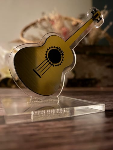 مجسم شكل غيتار