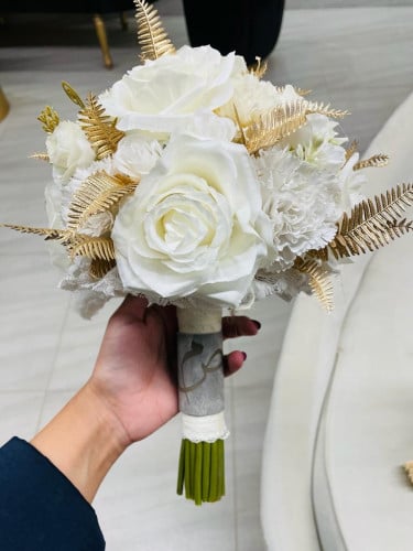 جلد على مسكة العروس