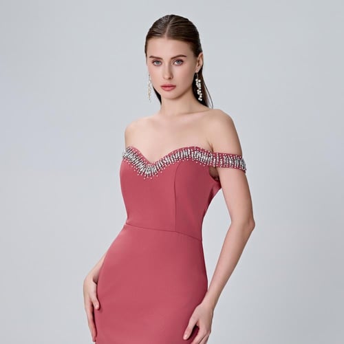 فستان انثوي مطرز