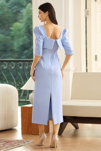 فستان مزين بكرستال