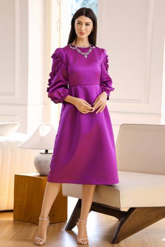 فستان مزين بكرستال