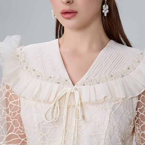 فستان مزين بحزام