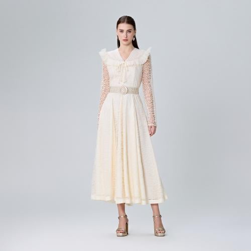 فستان مزين بحزام