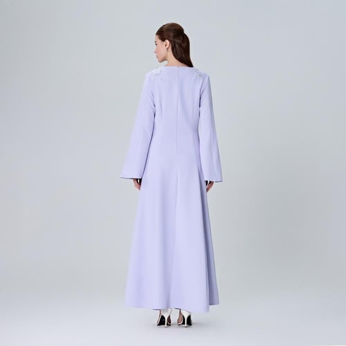 فستان بقصة مختلفة