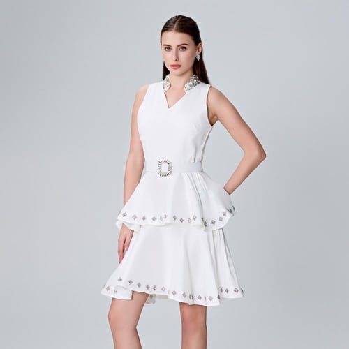 فستان مزين بكرستال