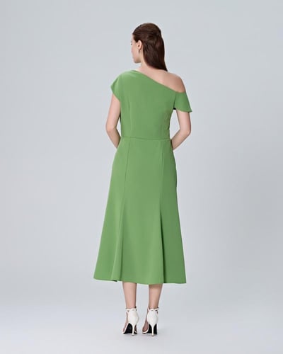 فستان بقصة مختلفة