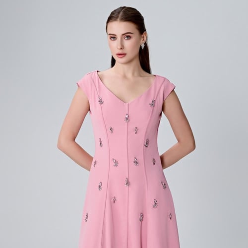 فستان مزين بكرستال