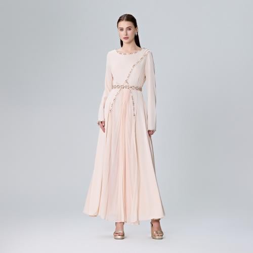 فستان مزين بكرستال