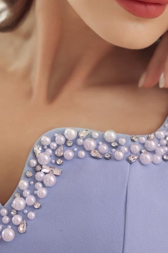 فستان مزين بالولو