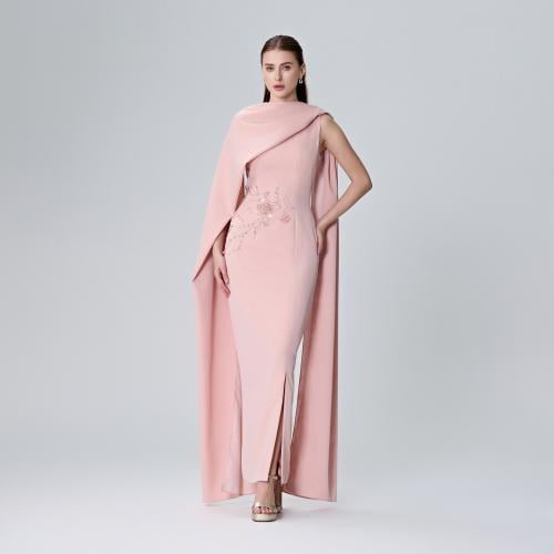 فستان بقصة مختلفة