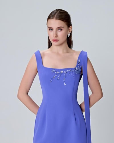 فستان مزين بكرستال