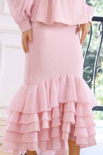 تنورة أنيقة بطبقات شيفون