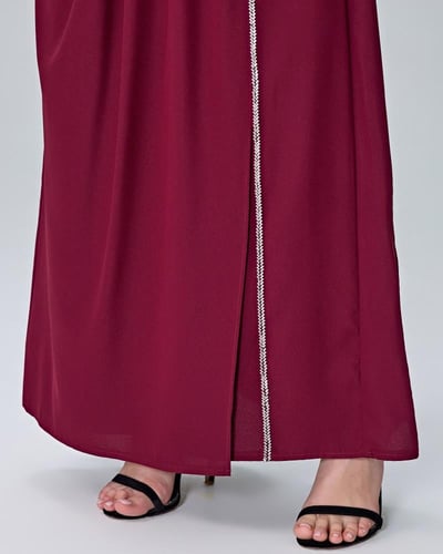 فستان بأكمام طويلة