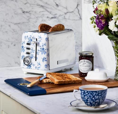 حماضة لورا آشلي