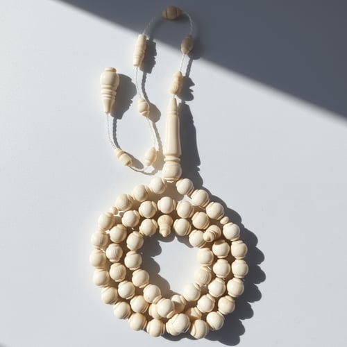 سبحة العاج التراثية – تصميم فاخر بـ 51 خرزة 10 ملي