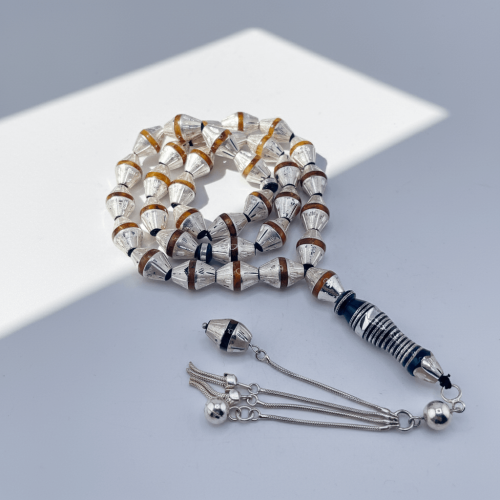 سبحة يسر مغلف بالفضة عيار 925 مع كهرمان طبيعي – 33...