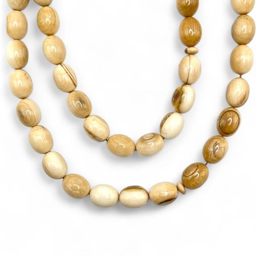 سبحة ناب الماموث المنقرض