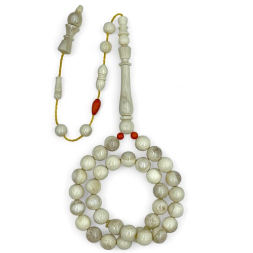 سبحة نادرة من عظم نعام مع فواصل مرجان طبيعي - 33 خ...