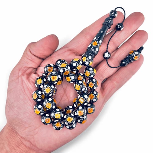 سبحة كوك طبيعي فاخر مطعمة بالفضة و بالكهرمان و الع...