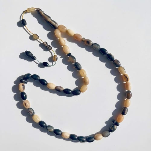 سبحة قرن ضأن طبيعي 45 خرزة 10 ملي | أصالة وفخامة