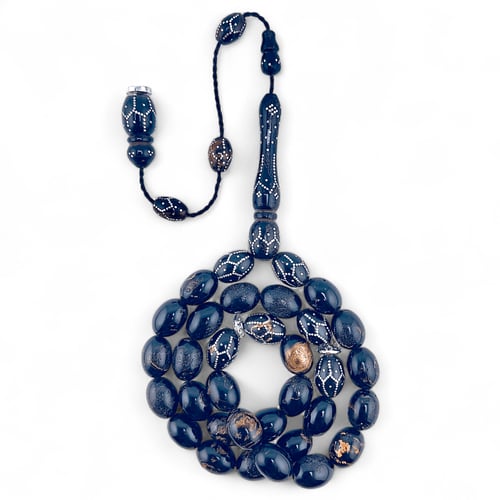 سبحة يسر مرجان اسود طبيعي مطعمة بالفضة عيار 999 -...