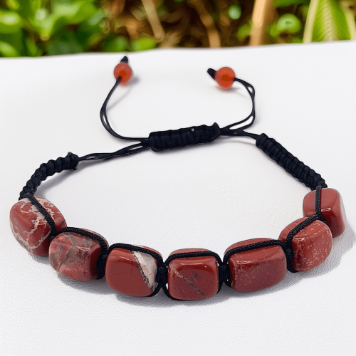 اسوارة حجر اليشب الأحمر - طاقة وثقة وأناقة في تصمي...