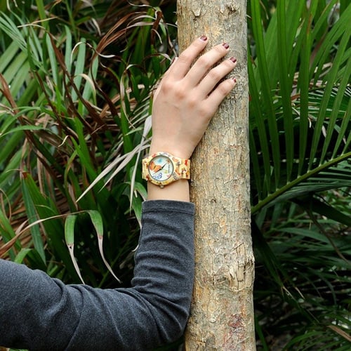 ساعة يد نسائية خشبية من بوبو بيرد برسوم فراشات ملو...