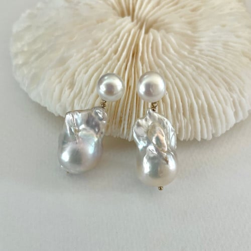 أقراط اللؤلؤ Ostra