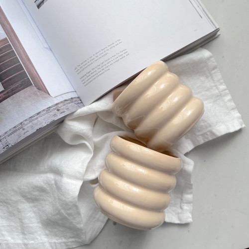 كوب سيراميك بتصميم مموج Cream