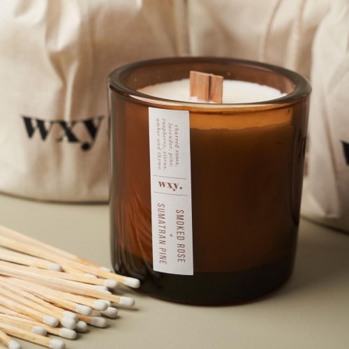 شمعة smoked rose & sumatran pine