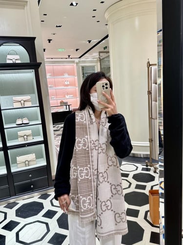 Gucci scarf