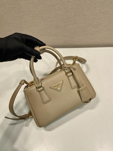 Prada 21cm