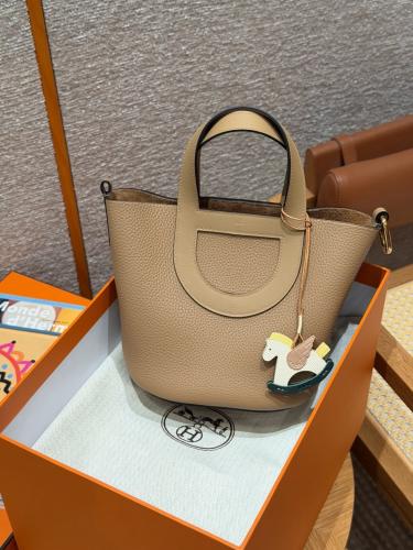 Hermes 18cm