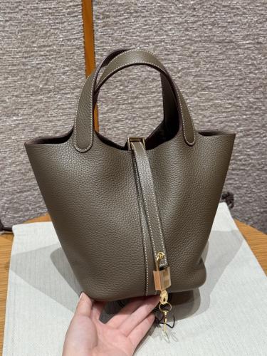 Hermès 18cm
