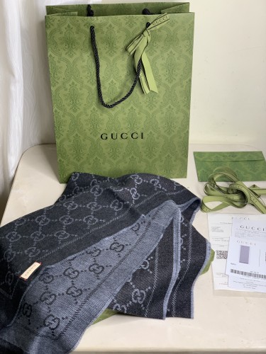 Gucci scarf