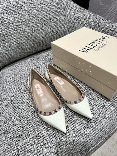 Valentino flat